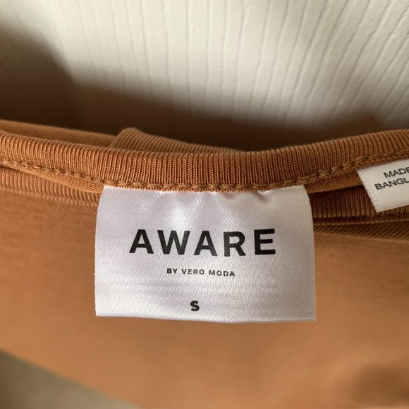 Aware by Vero Moda Long-Sleeve Tee in Camel Brown - Picture 4 of 4